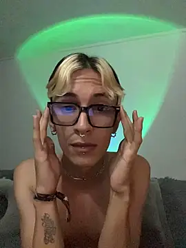 Snapshot of Dracco_Velour_ chatting on 02.21.26 Dracco Velour online show from 02.21.26