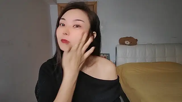 Snapshot of ViVian-Li chatting on 12.23.25 ViVian-Li online show from 12.23.25