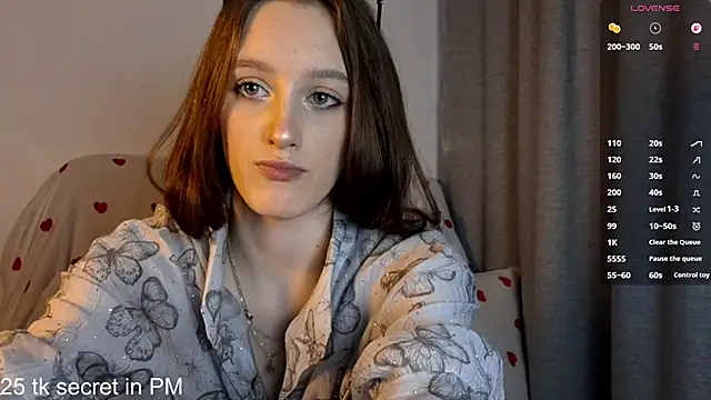 Snapshot of LisaBoddy chatting on 05.04.26 LisaBoddy online show from 05.04.26
