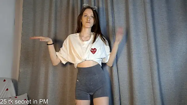 Snapshot of LisaBoddy chatting on 05.13.26 LisaBoddy online show from 05.13.26