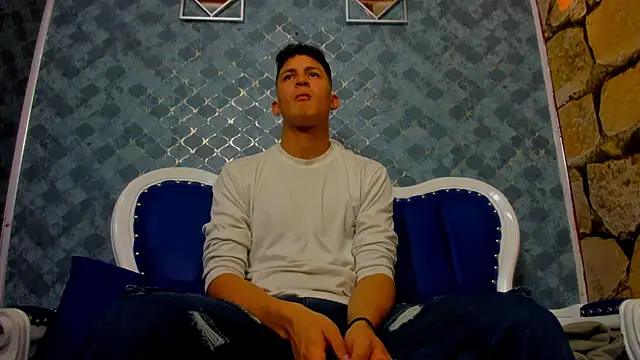 Snapshot of Ethan_Waalker chatting on 12.19.25 Ethan Waalker online show from 12.19.25