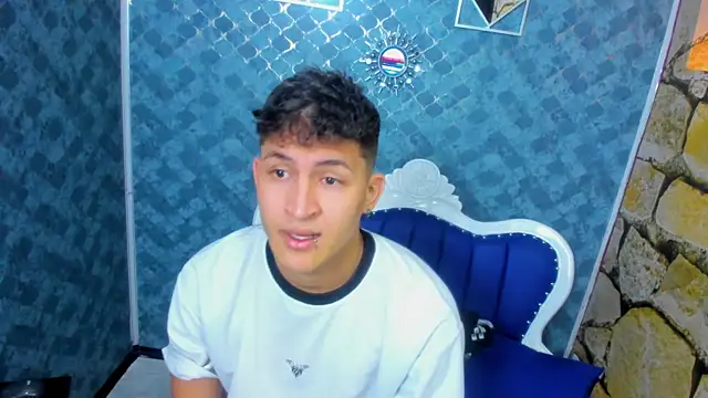 Snapshot of Ethan_Waalker chatting on 12.23.25 Ethan Waalker online show from 12.23.25