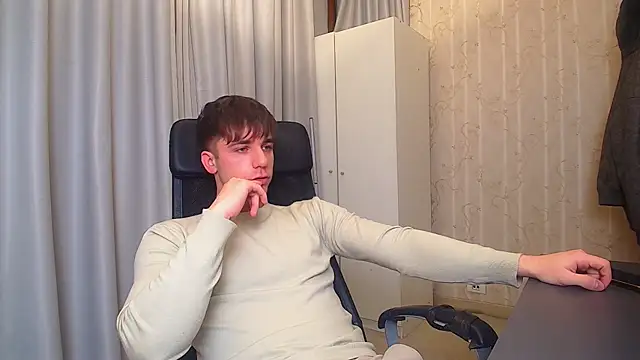 Snapshot of KellenWest chatting on 01.06.26 KellenWest online show from 01.06.26