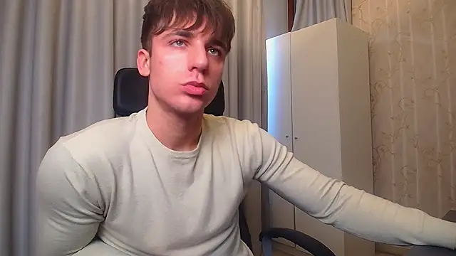 Snapshot of KellenWest chatting on 01.15.26 KellenWest online show from 01.15.26