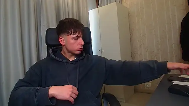 Snapshot of KellenWest chatting on 01.19.26 KellenWest online show from 01.19.26