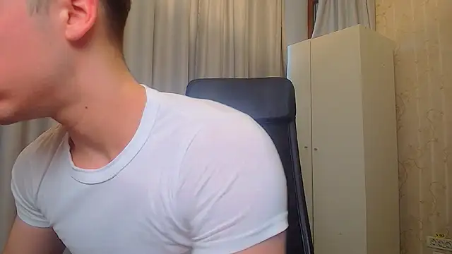 Snapshot of KellenWest chatting on 02.04.26 KellenWest online show from 02.04.26