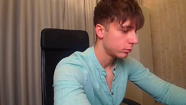 Snapshot of KellenWest chatting on 02.07.26 KellenWest online show from 02.07.26