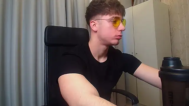 Snapshot of KellenWest chatting on 02.20.26 KellenWest online show from 02.20.26