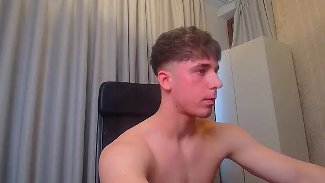 Snapshot of KellenWest chatting on 02.20.26 KellenWest online show from 02.20.26