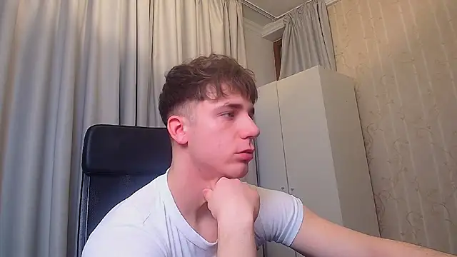 Snapshot of KellenWest chatting on 02.21.26 KellenWest online show from 02.21.26