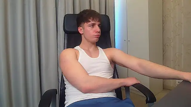 Snapshot of KellenWest chatting on 02.25.26 KellenWest online show from 02.25.26