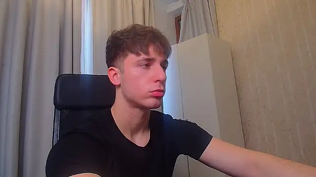 Snapshot of KellenWest chatting on 02.27.26 KellenWest online show from 02.27.26