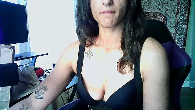 Snapshot of GoddessVikkii chatting on 02.24.26 GoddessVikkii online show from 02.24.26