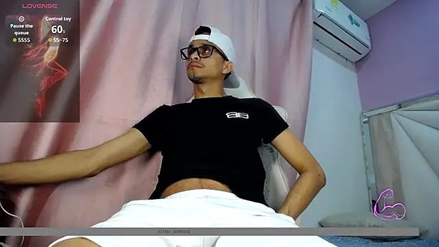 Snapshot of Ares_funn chatting on 02.11.26 Ares funn online show from 02.11.26