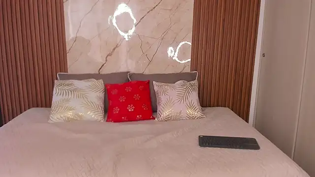 Lily Hiill7 online show from 01.13.26