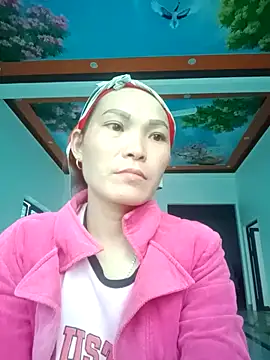 Snapshot of Girl_cutee chatting on 12.21.25 Girl cutee online show from 12.21.25