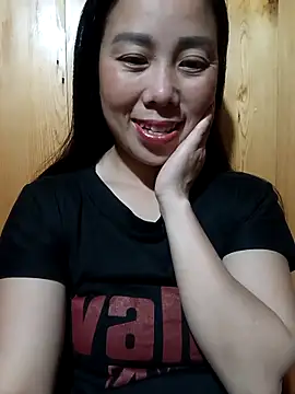 Snapshot of Chloe-ee chatting on 12.22.25 Chloe-ee online show from 12.22.25