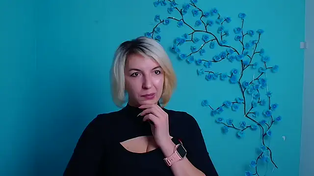 Snapshot of Lana_Foxyy chatting on 12.22.25 Lana Foxyy online show from 12.22.25