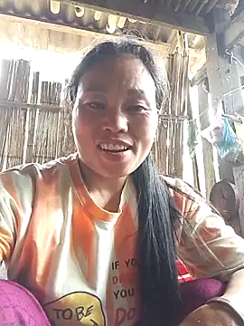 Snapshot of Maikha08 chatting on 04.16.26 Maikha08 online show from 04.16.26