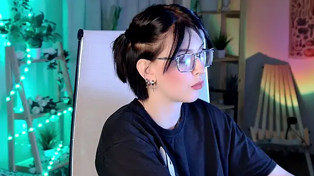 Snapshot of ElenaSomerhalder chatting on 01.09.26 ElenaSomerhalder online show from 01.09.26