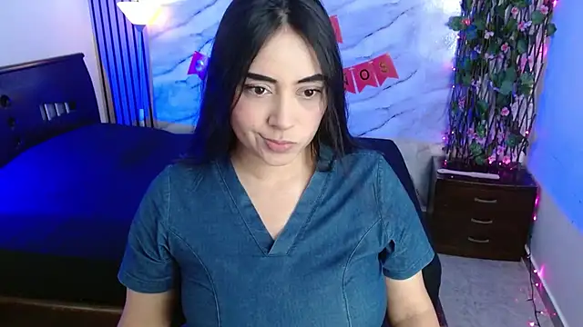 Snapshot of latin_mommy_ chatting on 02.21.26 latin mommy online show from 02.21.26