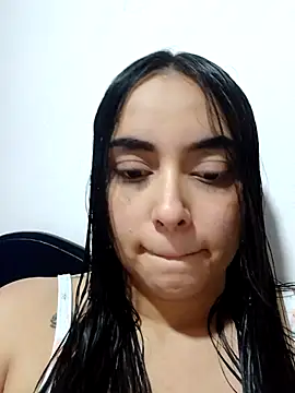 Snapshot of latin_mommy_ chatting on 02.28.26 latin mommy online show from 02.28.26