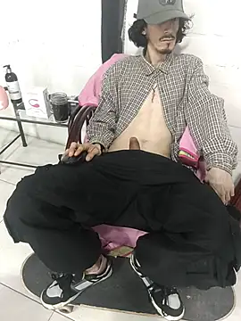 Snapshot of sk8-boy chatting on 04.18.26 sk8-boy online show from 04.18.26