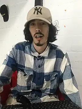 Snapshot of sk8-boy chatting on 05.07.26 sk8-boy online show from 05.07.26