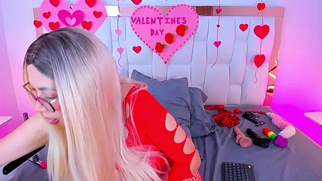 Snapshot of CamilleJuicy_ chatting on 02.14.26 CamilleJuicy online show from 02.14.26