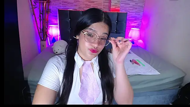 Snapshot of Valeri_hot22 chatting on 05.13.26 Valeri hot22 online show from 05.13.26