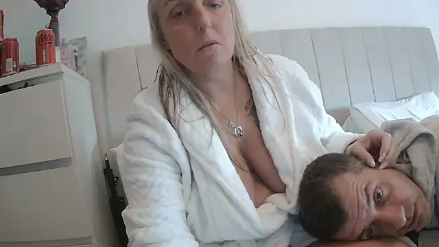 Snapshot of theblondecocklover chatting on 02.22.26 theblondecocklover online show from 02.22.26