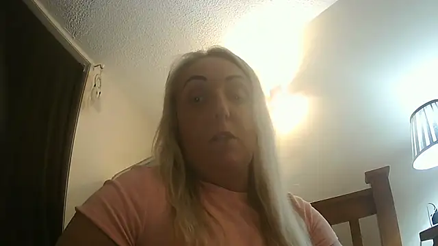Snapshot of theblondecocklover chatting on 04.04.26 theblondecocklover online show from 04.04.26