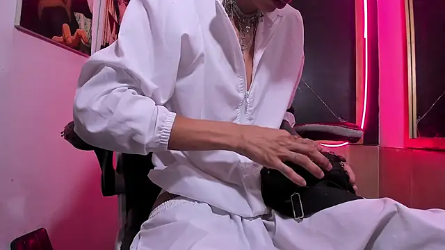 Snapshot of Daniel_Deluc77 chatting on 12.23.25 Daniel Deluc77 online show from 12.23.25