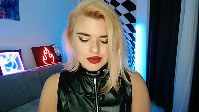 Ariana Saint online show from 12.20.25