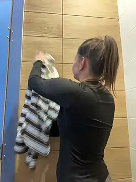 Niki Hug online show from 01.11.26