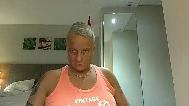 Bendoverbetty3 online show from 01.18.26