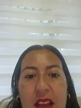 Snapshot of evelyn_harpeery chatting on 05.18.26 evelyn harpeery online show from 05.18.26