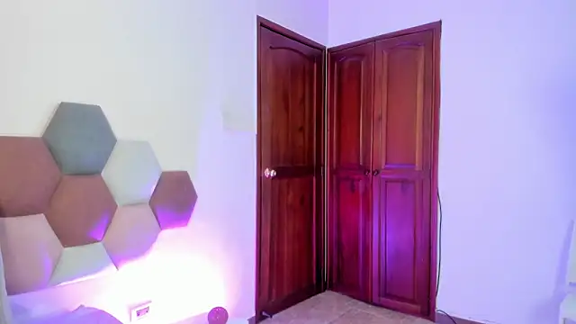 GahiaBelucci online show from 02.12.26