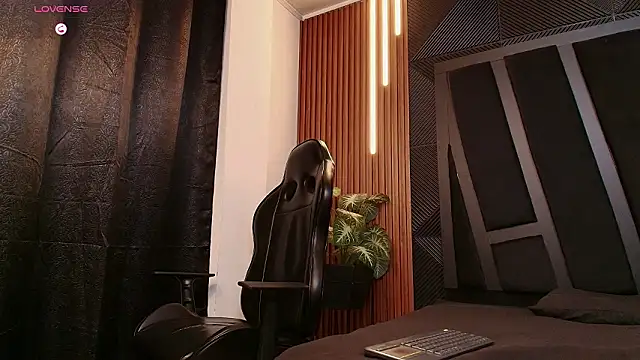 Snapshot of Noah_Clarkk chatting on 02.14.26 Noah Clarkk online show from 02.14.26