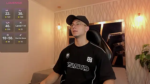 Snapshot of Noah_Clarkk chatting on 02.25.26 Noah Clarkk online show from 02.25.26