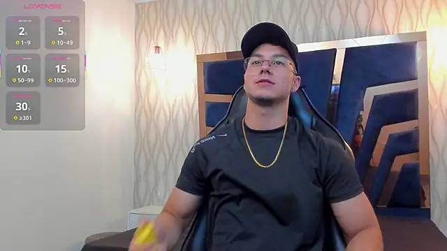 Noah Clarkk online show from 04.11.26