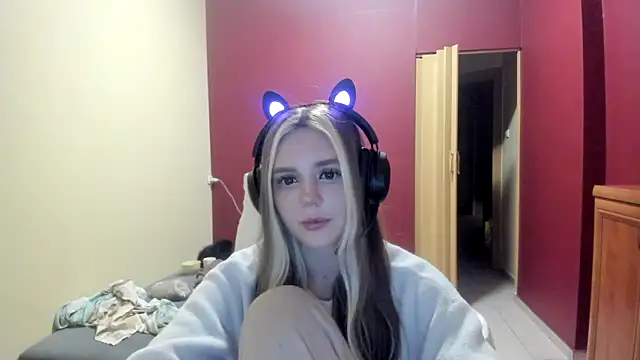 LunaAngell online show from 12.21.25