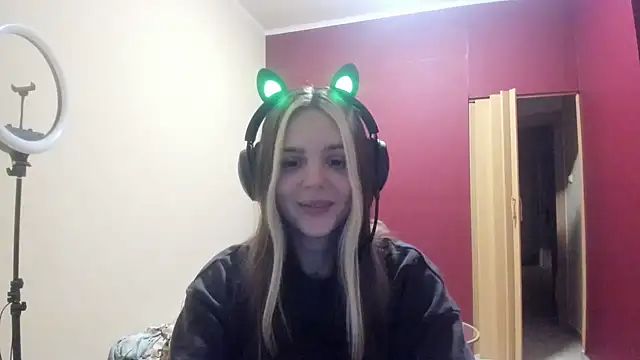 LunaAngell online show from 12.23.25