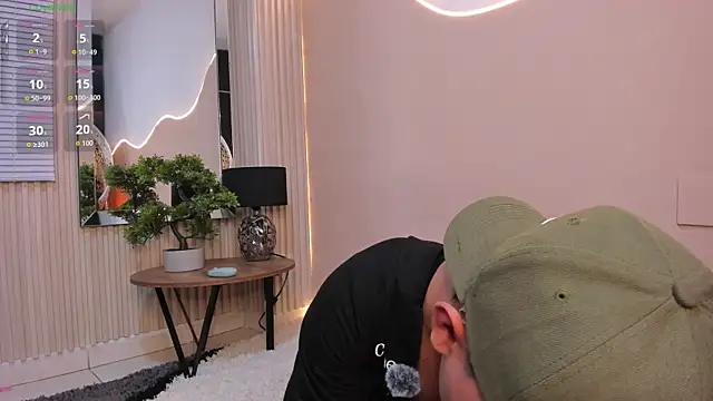 Thristan Leones online show from 12.22.25