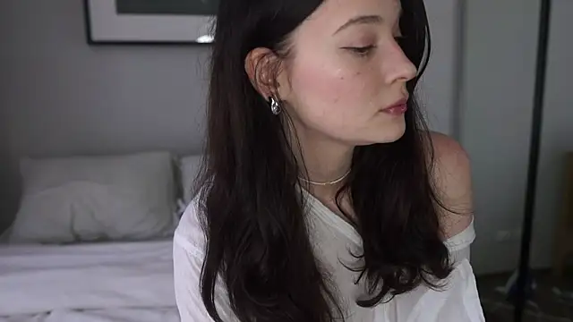 Snapshot of bonjour_nihao_hello chatting on 04.28.26 bonjour nihao hello online show from 04.28.26