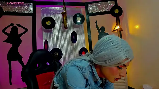 Snapshot of Sharlo_ chatting on 01.13.26 Sharlo online show from 01.13.26