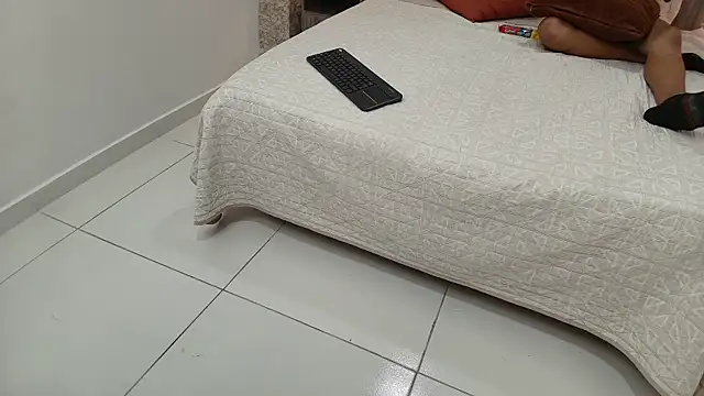 zoe bermudez online show from 12.18.25