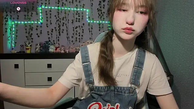 Snapshot of Yoonhee_ki chatting on 06.28.26 Yoonhee ki online show from 06.28.26