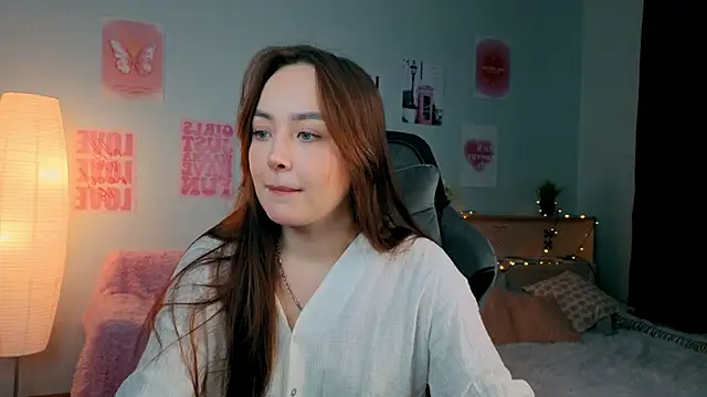 Snapshot of fallin_lovee chatting on 02.05.26 fallin lovee online show from 02.05.26