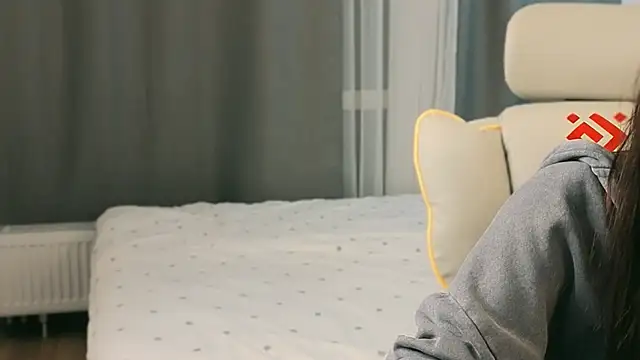 Snapshot of fallin_lovee chatting on 02.24.26 fallin lovee online show from 02.24.26